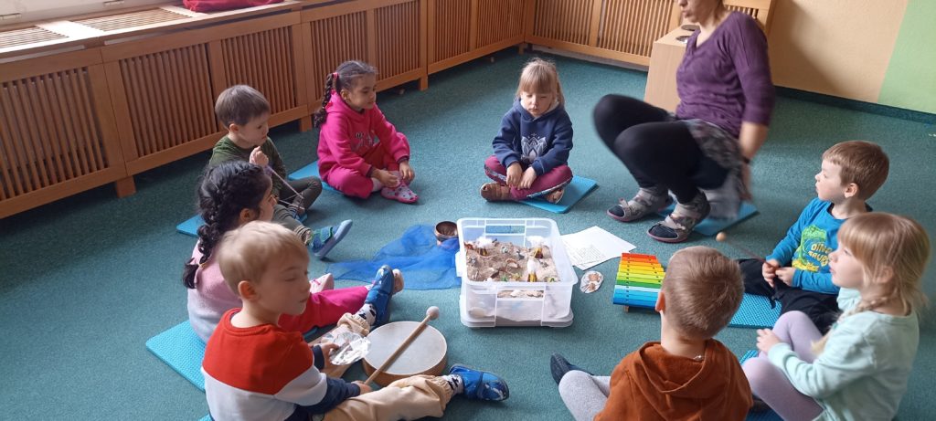 Dino-Projekt der Spatzengruppe in der Flachsröste Marienberg