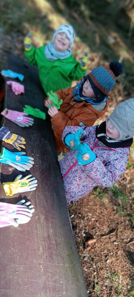 Von Raketenrestern, Gummibärchentüten und Fahrradfelgen.
