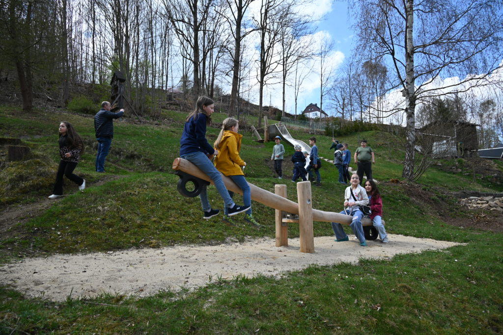 Einweihung des Spielhangs des Hort Kids Länd Pobershau