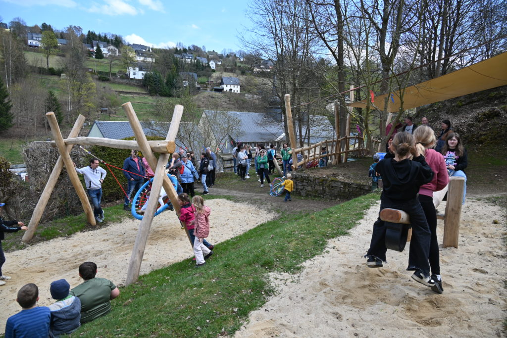 Einweihung des Spielhangs des Hort Kids Länd Pobershau
