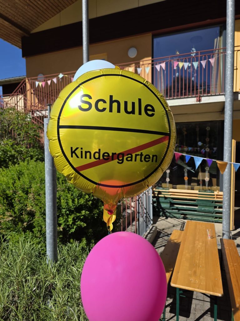 Unsere Vorschulkinder feierten ihr Zuckertütenfest und
verabschiedeten sich von ihrer Kindergartenzeit.