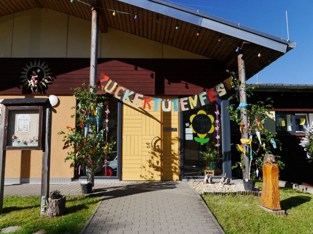 Unsere Vorschulkinder feierten ihr Zuckertütenfest und
verabschiedeten sich von ihrer Kindergartenzeit.