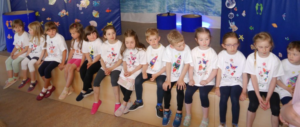 Unsere Vorschulkinder feierten ihr Zuckertütenfest und
verabschiedeten sich von ihrer Kindergartenzeit.